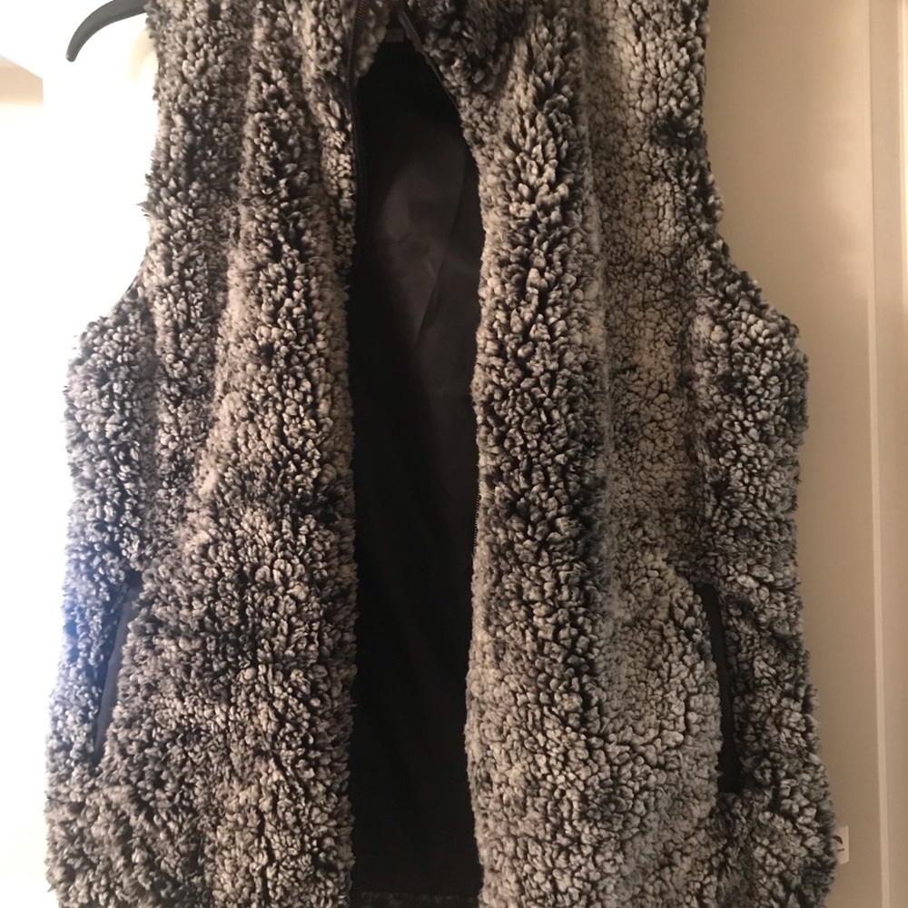 NWT Sherpa vest